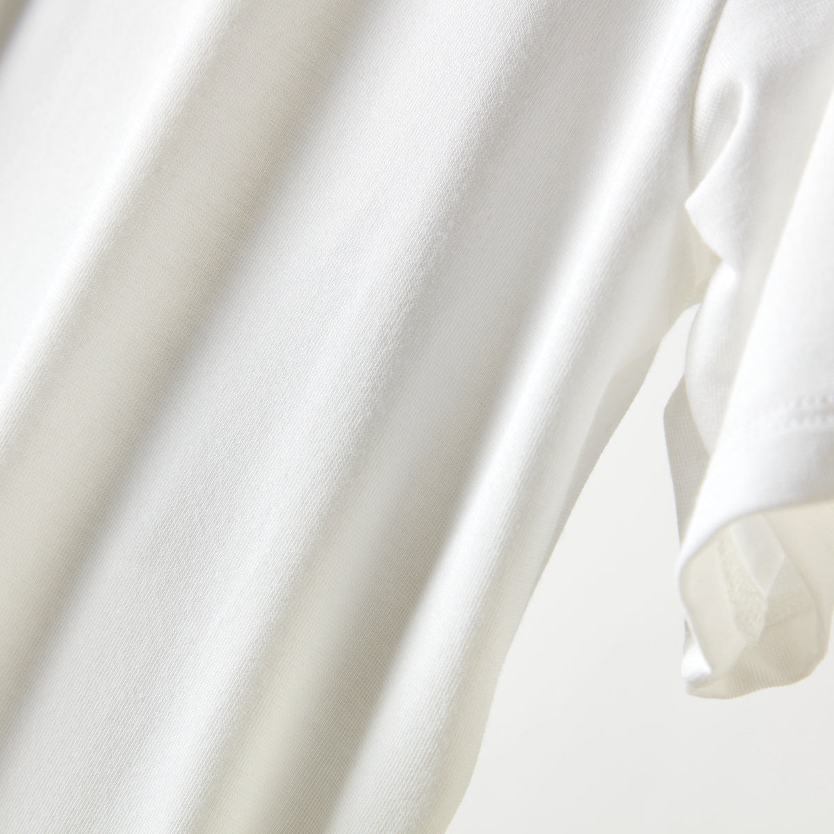 【家居】女士 T恤 附胸墊 白