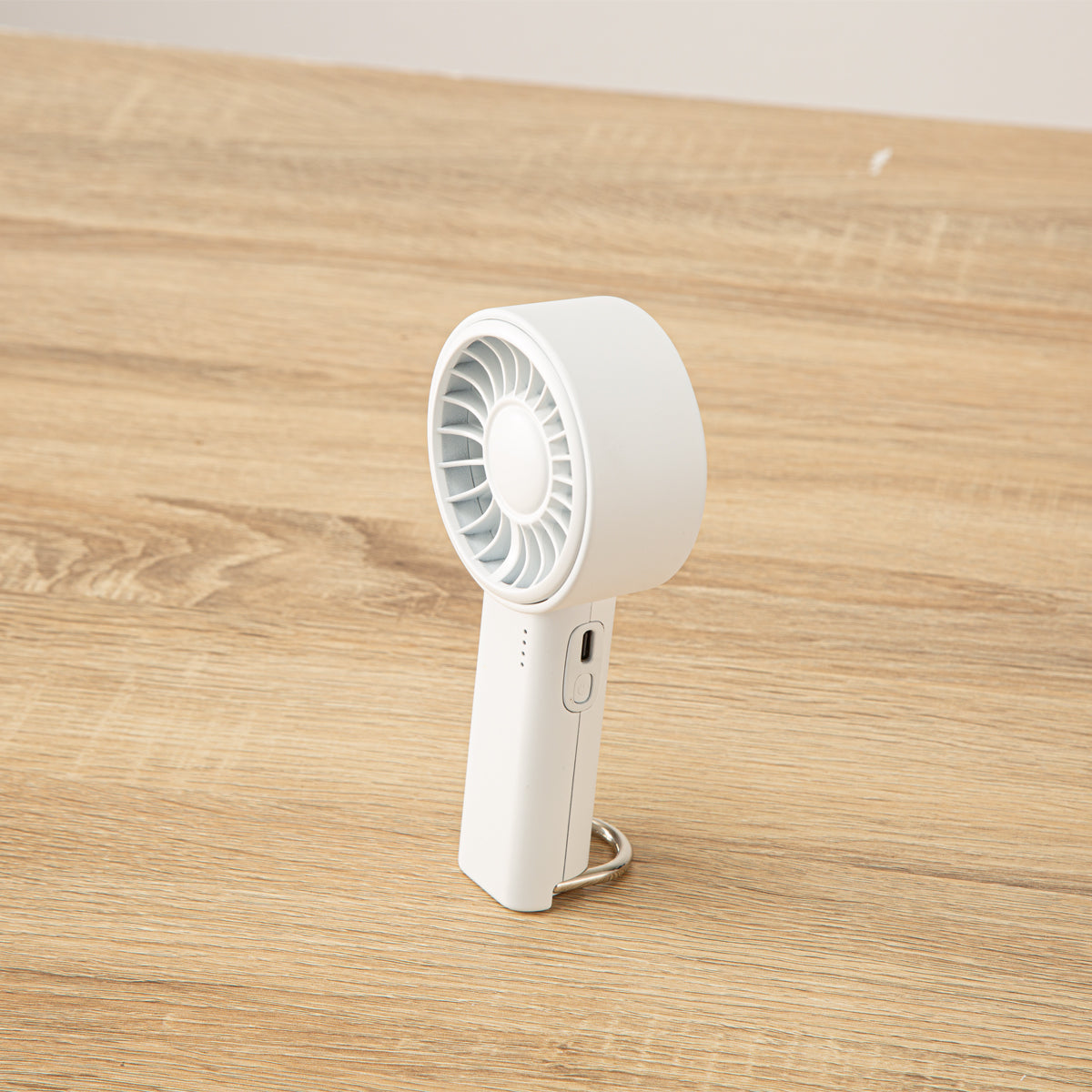 【家居】迷你可掛扣手持式風扇 MN06NR