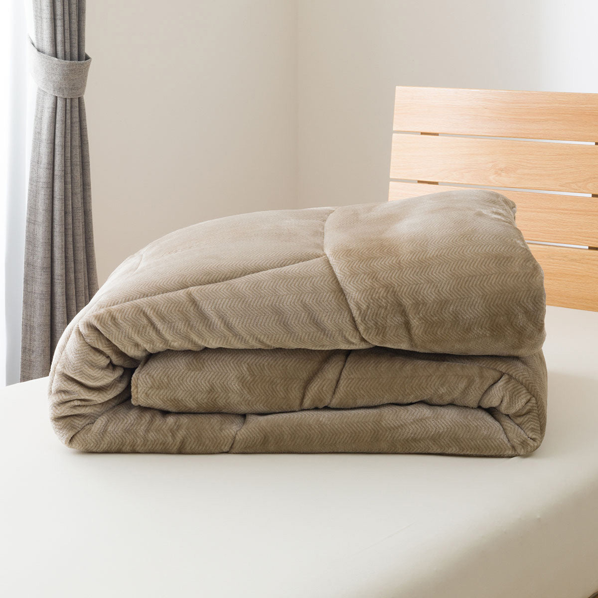 【家居】兩面可用吸濕發熱法蘭絨被 BE