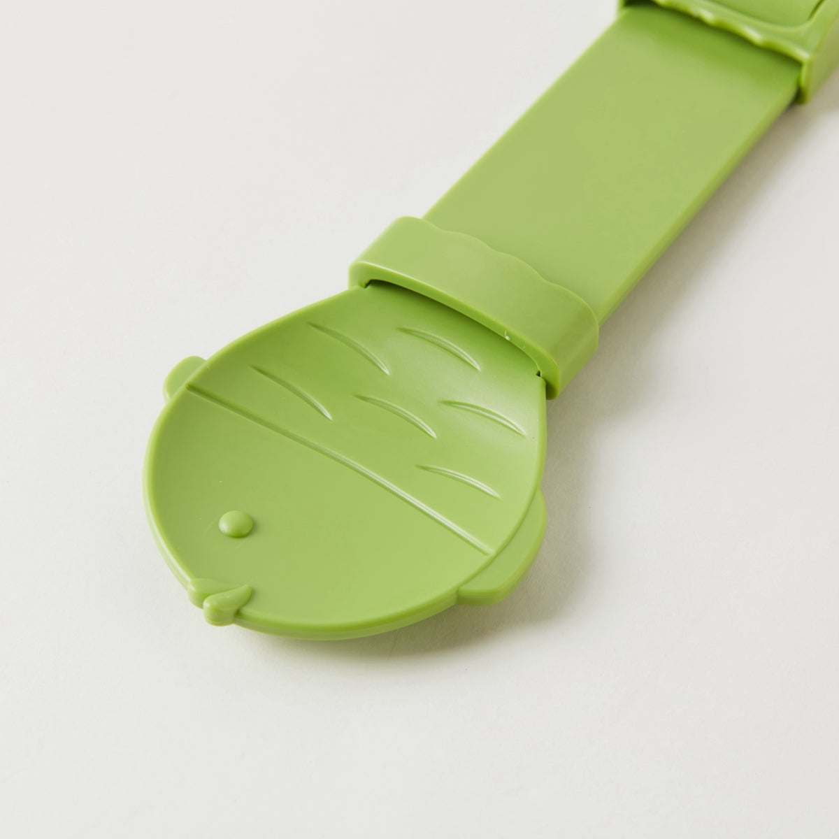 【家居】滾輪式貓條餵食器 綠色