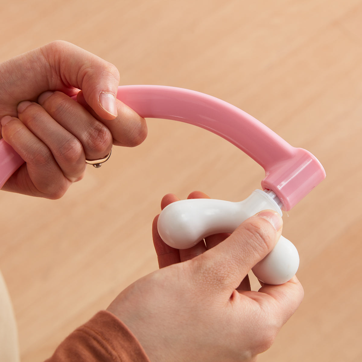 【家居】肩背部按摩棒