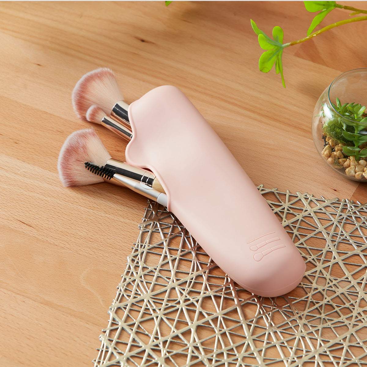 【家居】矽膠製化妝工具收納袋 GRO